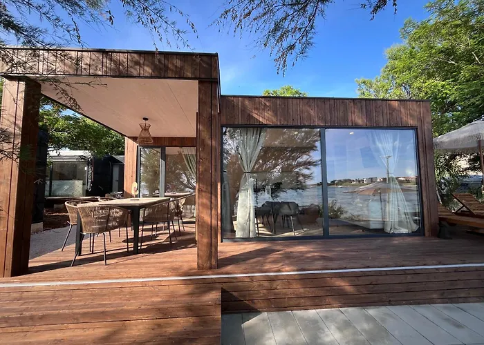 10Gardens Premium Mobile Homes With Private Jacuzzi & Sauna By Oiko Collection