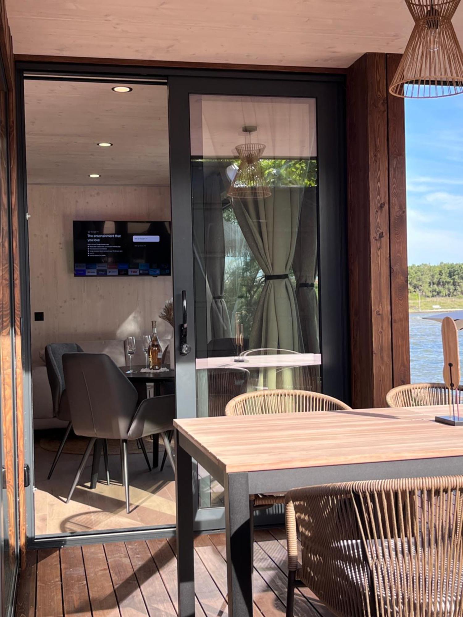 10gardens Premium Mobile Homes With Private Jacuzzi & Sauna By Oiko Collection *